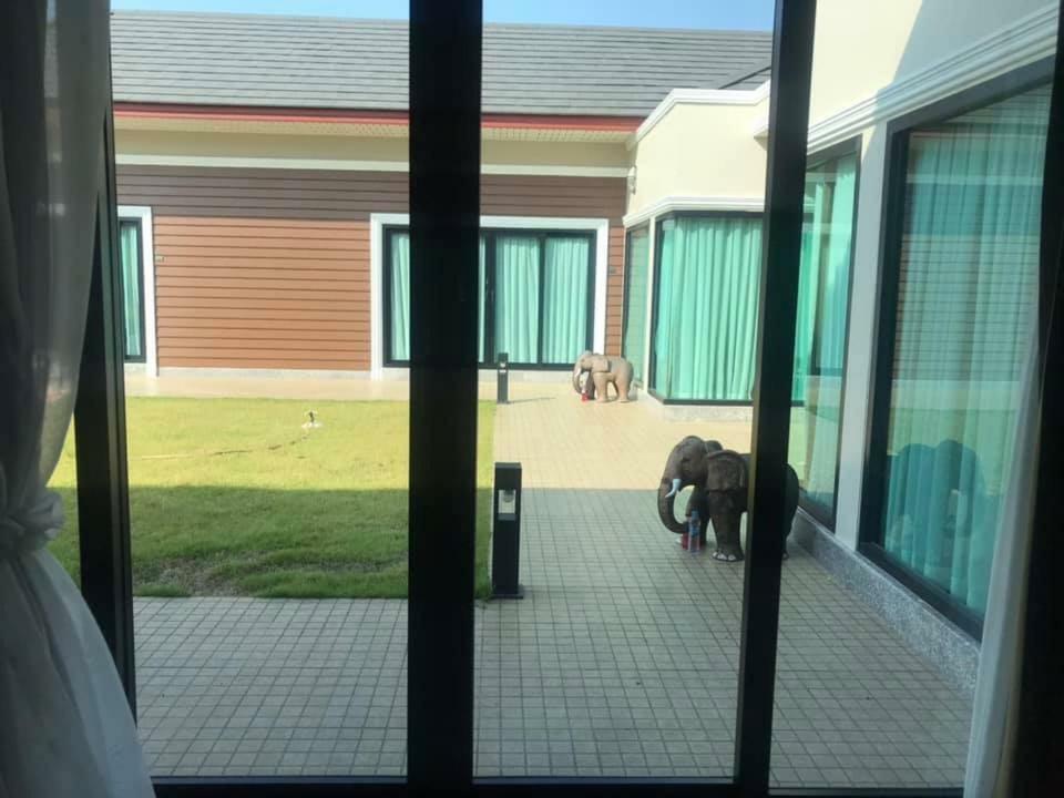 Tinna Resort Ban Nong Mai Ngam Zewnętrze zdjęcie